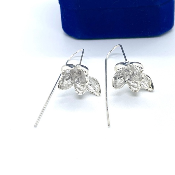 🆕 Minimalist Cute Magnolia Dangle Flower Silver Earrings - Picture 5 of 7